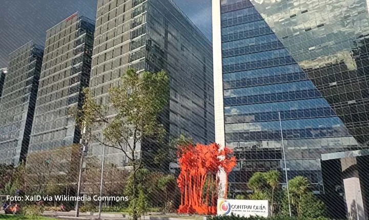 Fachada del edificio de la Contraloría General en Bogotá