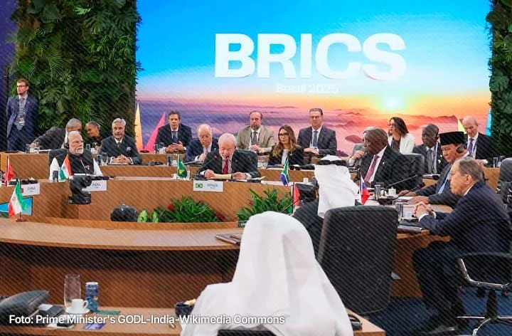 Líderes internacionales reunidos en la cumbre BRICS 2025 en Brasil