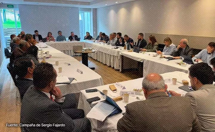 Reunión de Sergio Fajardo con representantes de EPS, hospitales y asociaciones del sector salud