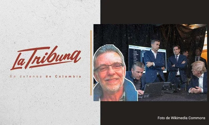 Donald Trump y asesores revisan documentos sobre estrategia seguridad de Trump