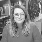 María Antonieta Cano Acosta, profesora de Fecode, en biblioteca