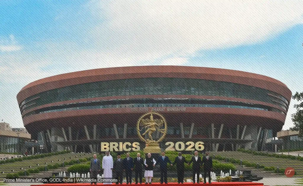 Líderes de los BRICS posan frente al Bharat Mandapam en Nueva Delhi